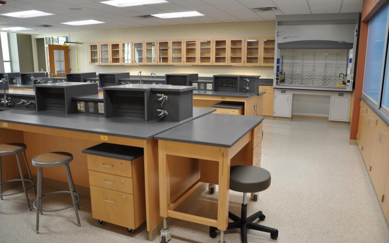 New undergraduate General Chemistry Laboratory