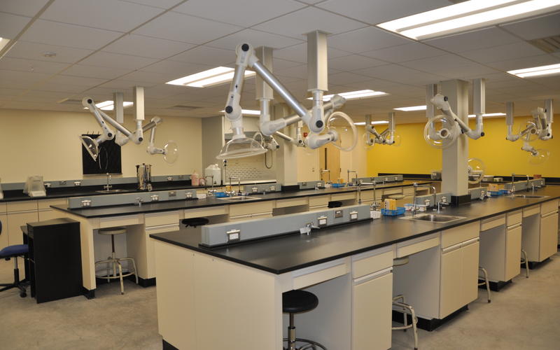 This is a newly renovated General Chemistry Lab