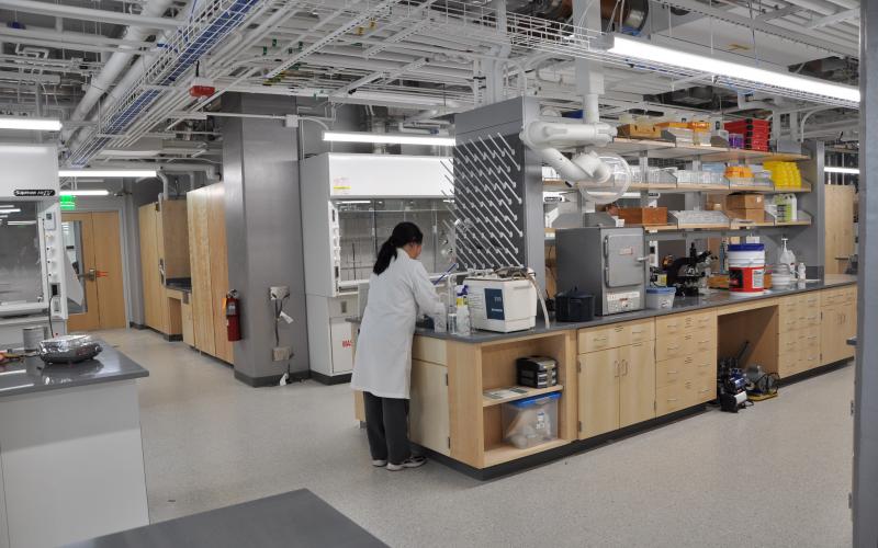 Reconfigured Advanced Organic Chemistry Laboratory